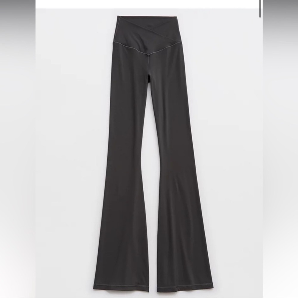 OFFLINE By Aerie Real Me High Waisted Crossover Flare Legging smoked grey